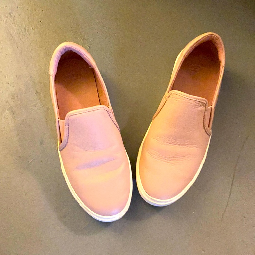 Very light Pink UGGS.